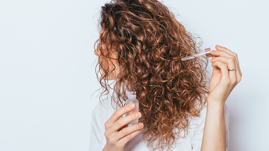 Tame the Frizz: How Ghungrale's Hydrating Hair Oil Keeps Your Hair Smooth and Manageable